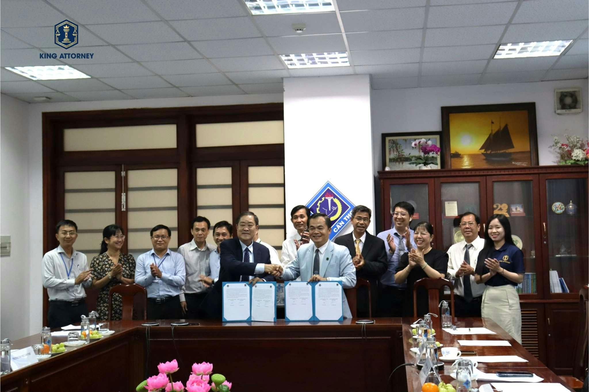 Lễ ký kết hợp tác giữa Công ty CP King Attorney, Công ty TNHH Novita An Bình và Đại học Cần Thơ