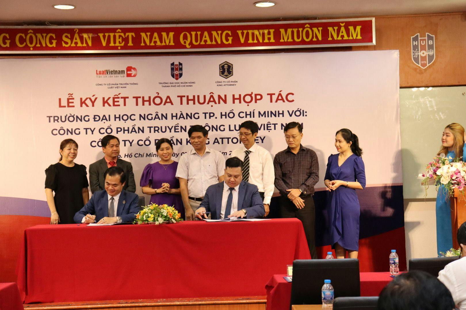 Lễ ký kết thỏa thuận hợp tác giữa CTCP King Attorney với Đại học Ngân hàng Thành phố Hồ Chí Minh